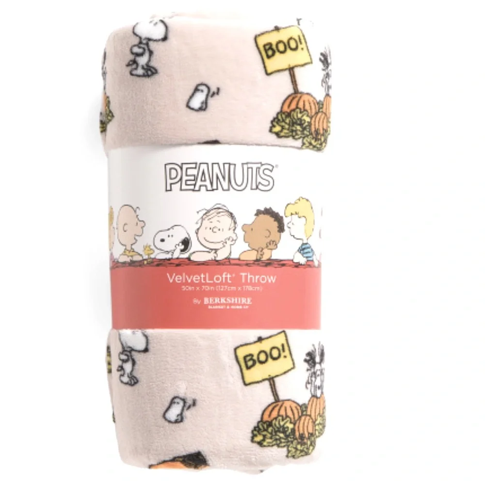 Peanuts Snoopy Halloween Fall Velvet Loft Throw Blanket with Pumpkins 50” x 70”